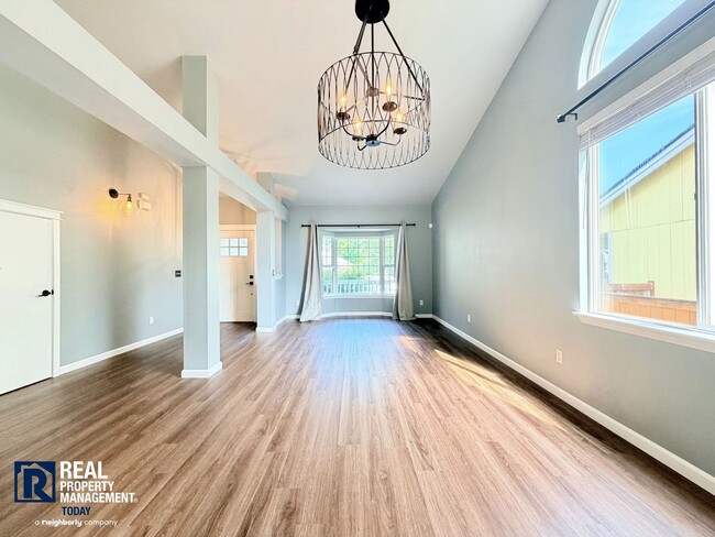 Photo - Beautifully Updated Home in Puyallup's Highly Desirable Sunrise Area
