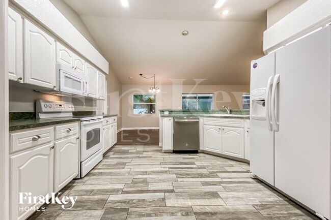 Photo - 6351 Hampton Pointe Cir