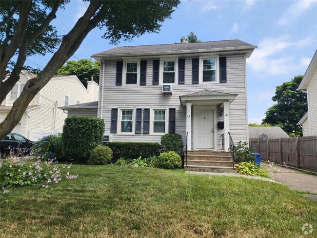 Building Photo - 13 Nassau Ave Rental
