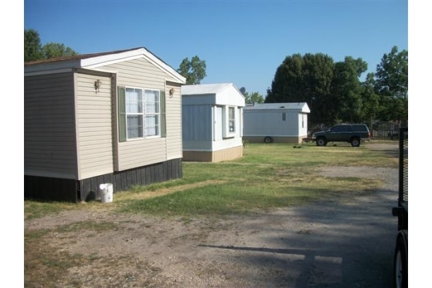 Photo - B & J Mobile Home Park