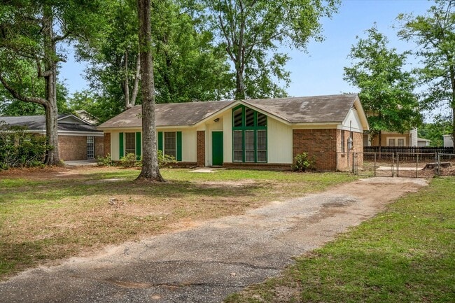 Building Photo - Updated 3 Bedroom in Theodore