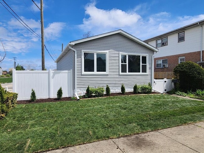 Photo - 4147 Prairie Ave