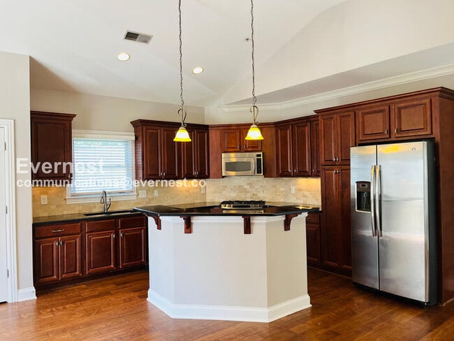 Photo - 101 Generals Retreat Pl