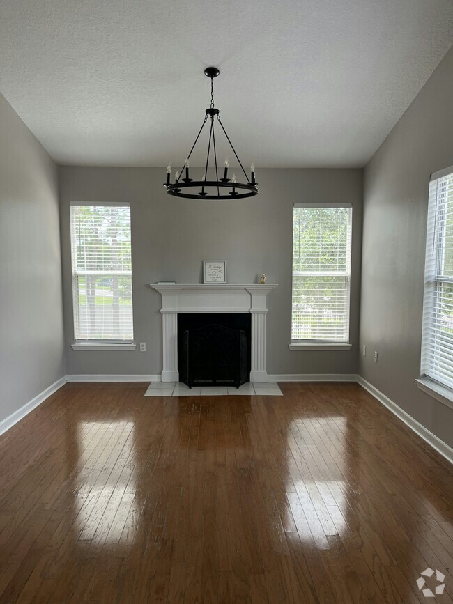 Building Photo - 18036 Villa Creek Dr Rental