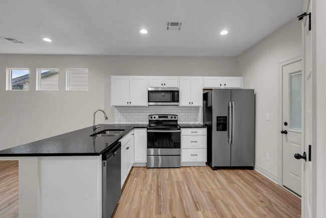 Photo - 1811 Liam Ct