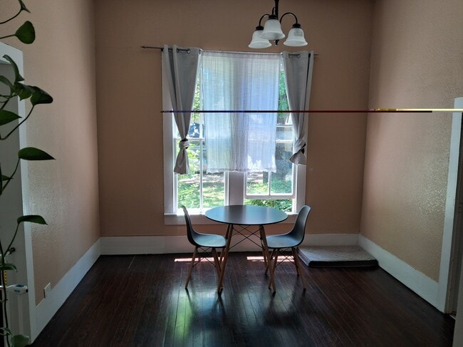 Photo - 704 S Anglin St