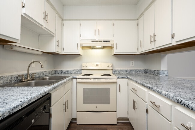 1BR - 1BA, 750SF