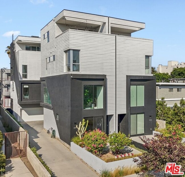 Building Photo - 3724 Vinton Ave