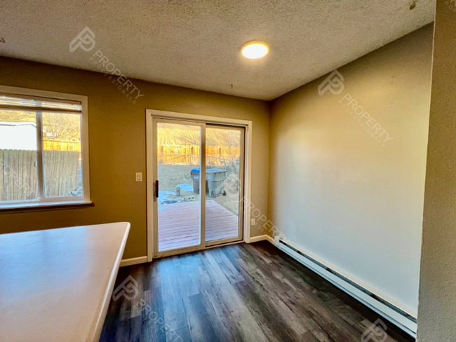 Photo - Em Ave Duplex Unit 1352 Em Ave