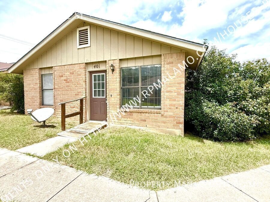 Photo - 4545 Hoeneke St.-401