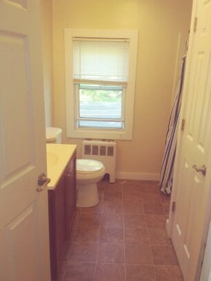 Baño con armario para la lavadora - 941 Waterbury Road Unidad 2nd Floor