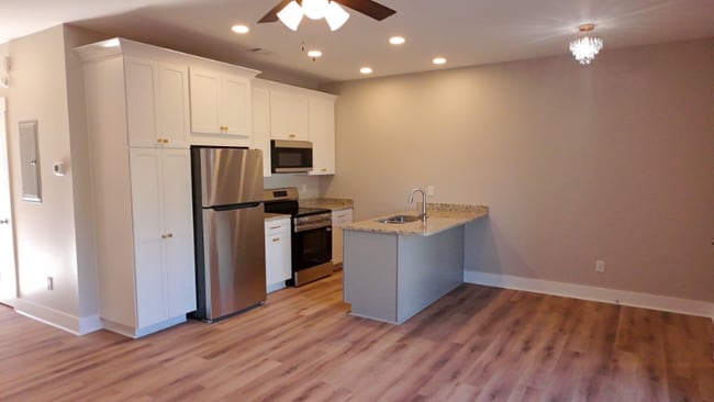 Photo - 231 Pineneedle Rd