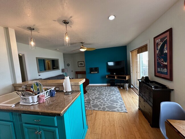 801 NW Coast St Unit 5