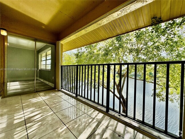 Building Photo - 15430 SW 82nd Ln Unit 633 Rental
