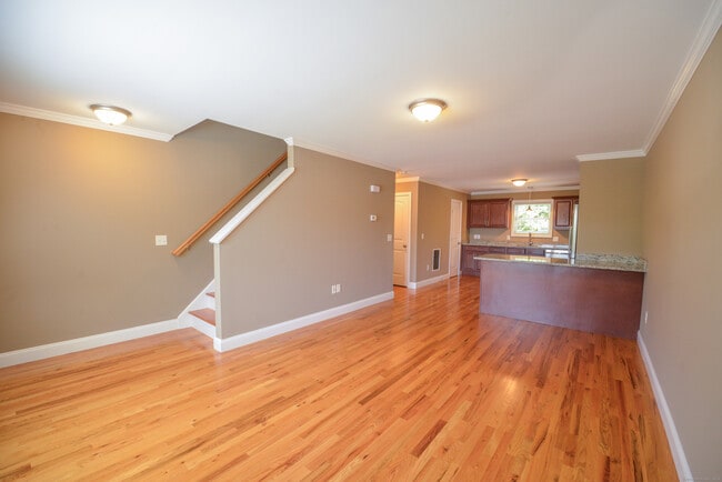 Photo - 339 Meadowside Rd Unidad B