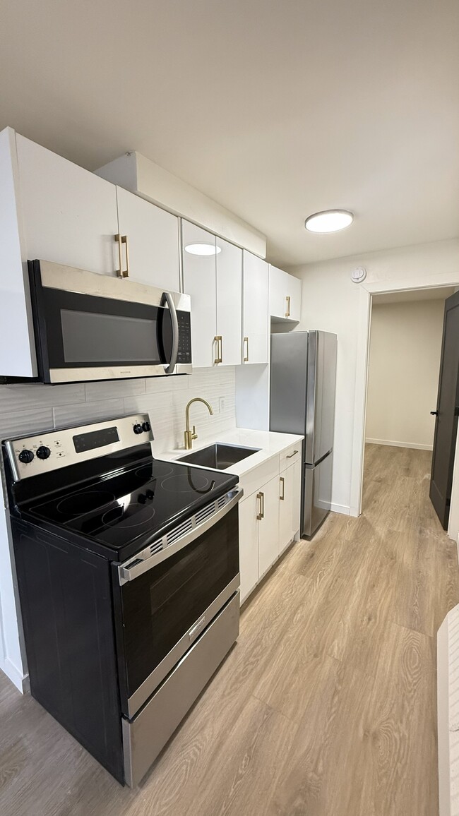 Building Photo - 60 Triller Ave Unit 1