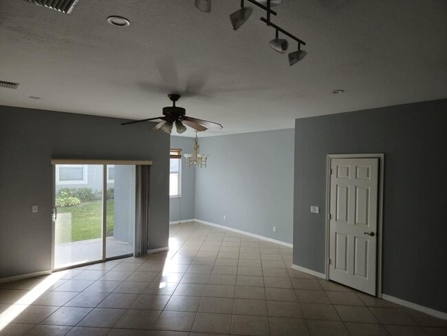 Photo - Prime Location & Modern Comfort in Greenacres! 3 Bed 2.5 Bath Townhouse