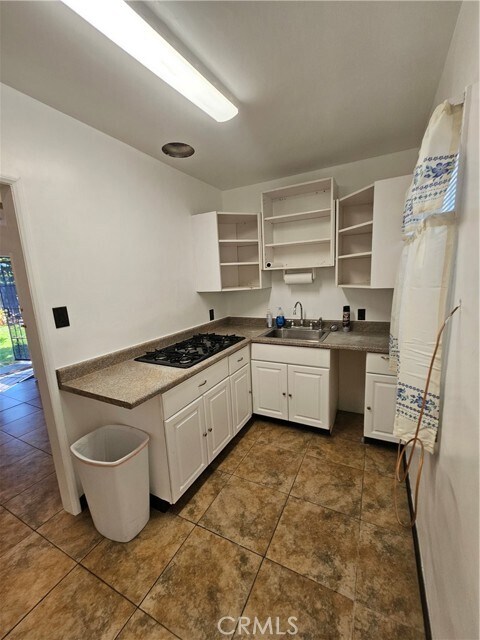 Photo - 810 Bloomington Ave Unidad A