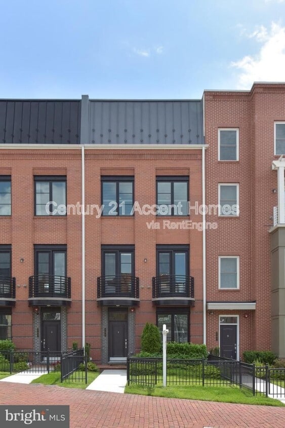 Photo - 703 E Howell Ave