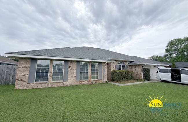 Building Photo - Charming 4-Bedroom Home in Hampton Ridge Estates of Navarre!
