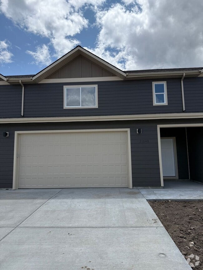 Building Photo - Brand New 3 Bed 2.5 Bath with double attac... Rental