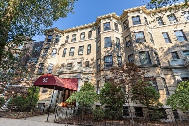 Building Photo - 35 Queensberry St Unit 20 Rental