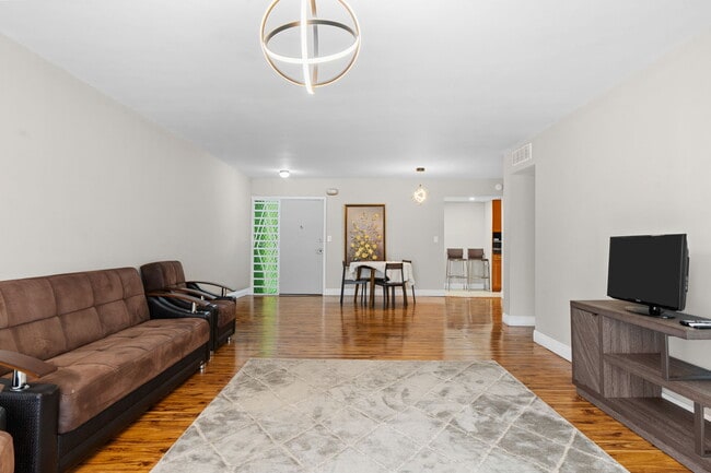 Photo - 1690 NE 191st St Unidad 302
