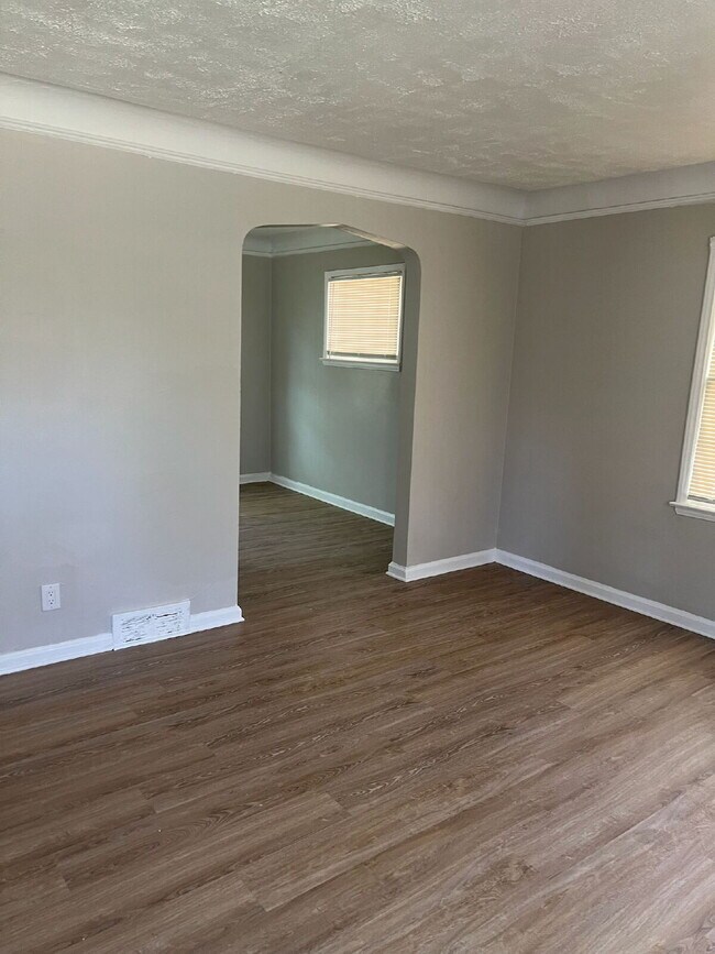 Photo - 7337 Curtis St