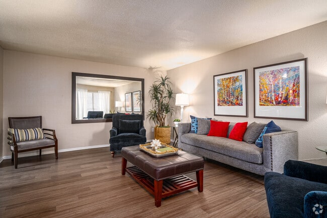 3BR, 2BA - 1.400SF - Waterford Grove Apartments