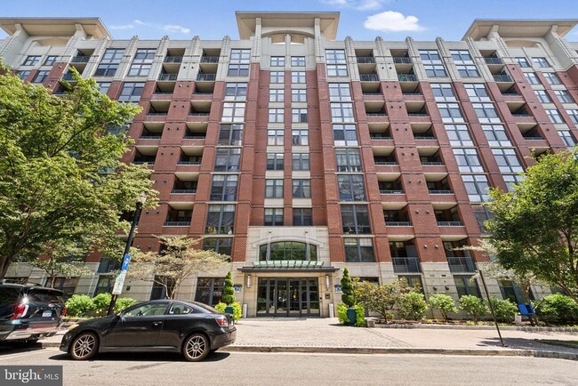 Building Photo - 1021 N Garfield St Unit 403 Rental