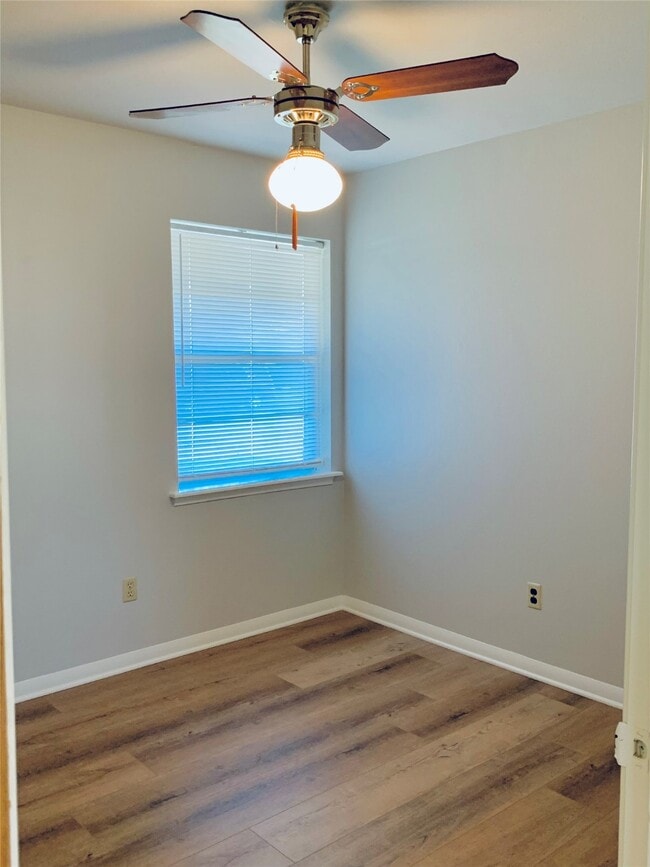 Photo - 225 Crest Hill Dr