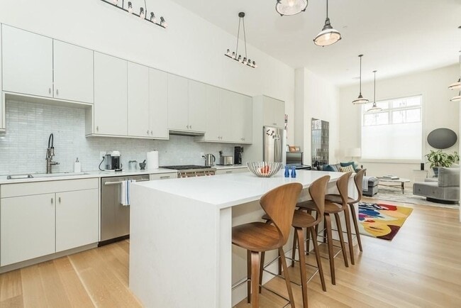 Building Photo - 65 Green St Unit 101 Rental