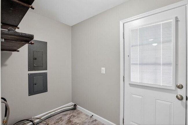 Photo - 43215 Riverside Dr