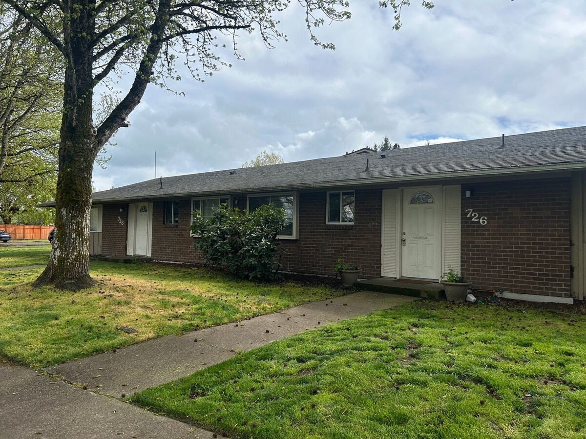 (905) Draper Apartments - 3 Bedroom / 1.5 Bath Duplex - (905) Draper Apartments - 3 Bedroom / 1.5 Bath Duplex Unit 726