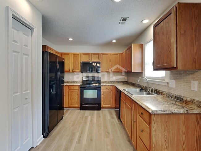 Photo - 12 Avalon Ct