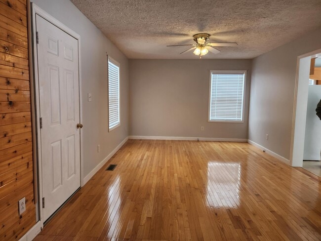 Photo - 121 Franklin Dr