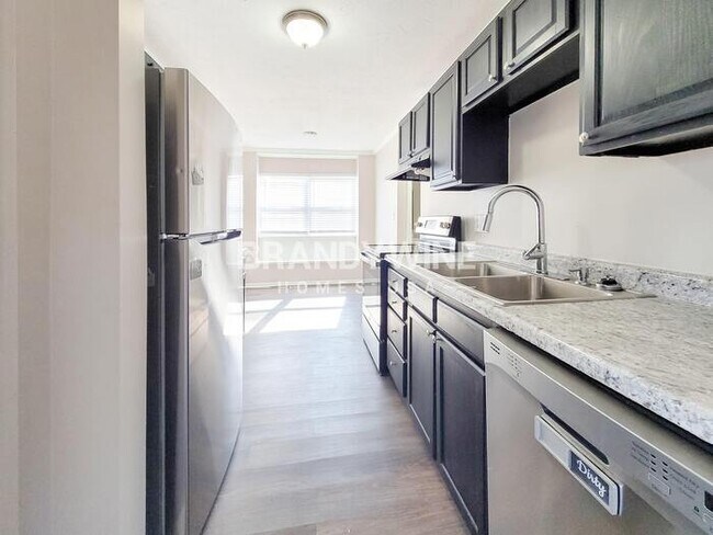 Photo - 605 Woods Crossing Ln