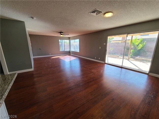 Photo - 6751 Ledgewood Dr