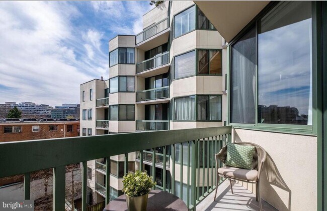 Photo - 955 26th St NW Unidad 506