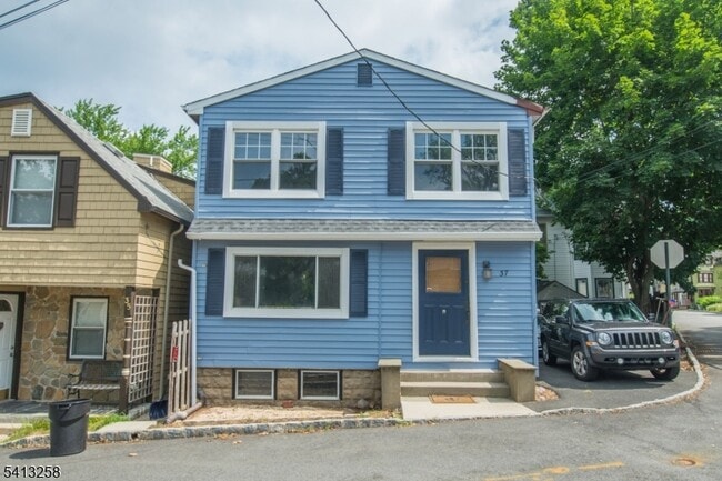 Photo - 37 Embury Pl