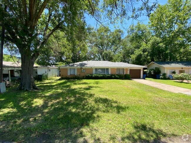 Building Photo - 114 S Hearon Dr Rental