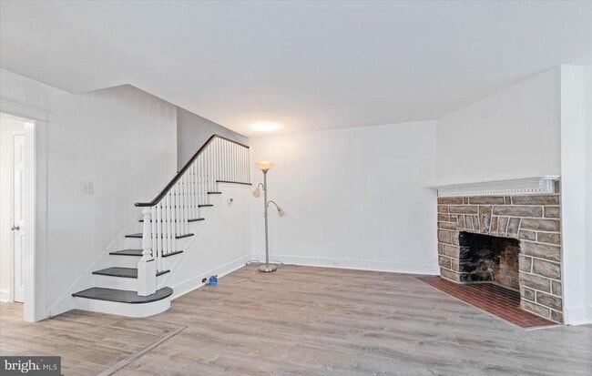 Photo - 514 E Lancaster Ave