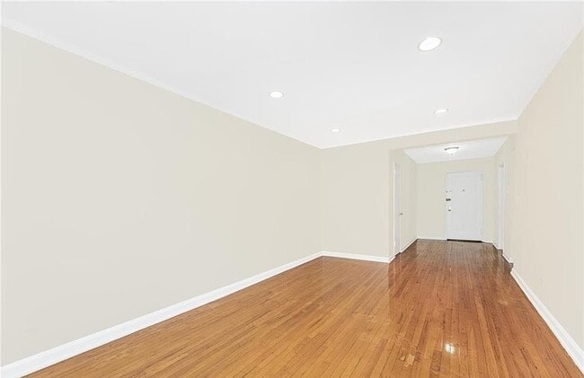 Photo - 2102 Holland Ave