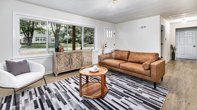 Photo - 8340 Riggs St