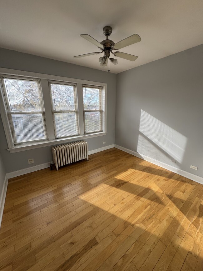 Photo - 4542 W George St Unit 1