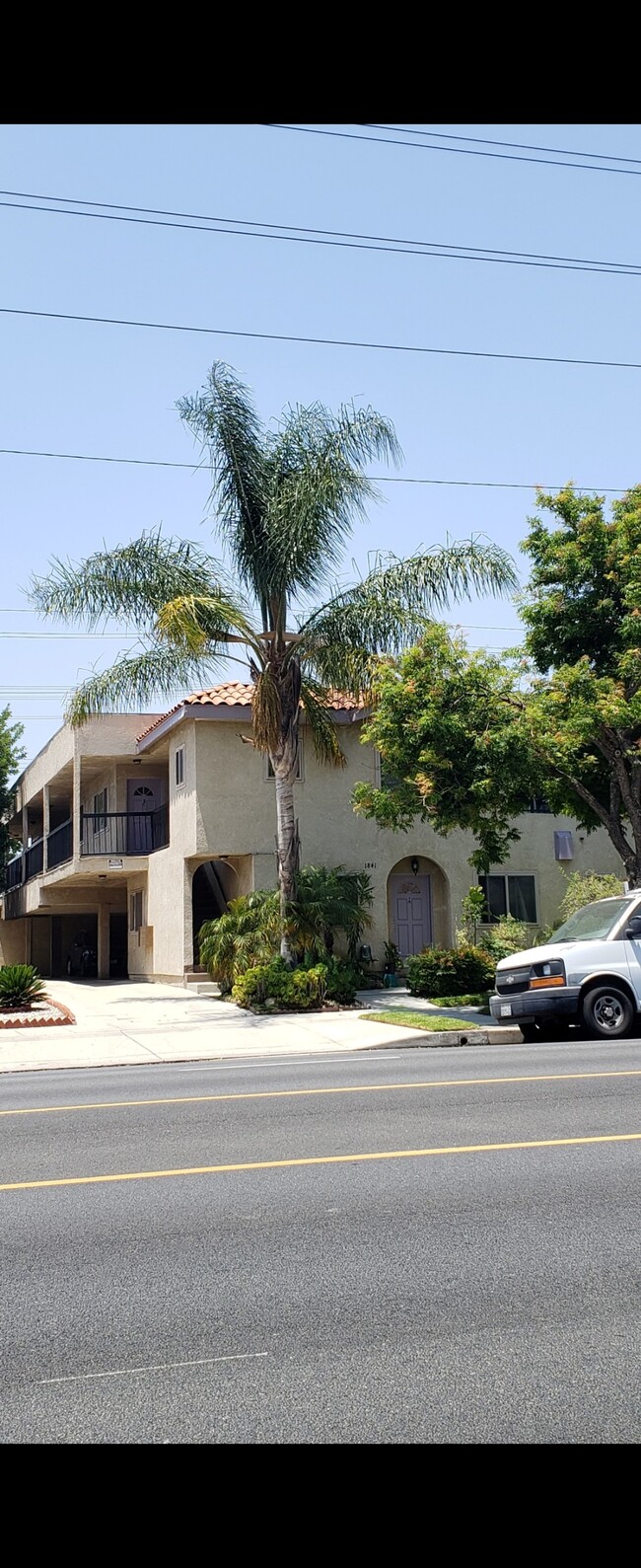 Building Photo - 1841 N Hollywood Way Rental