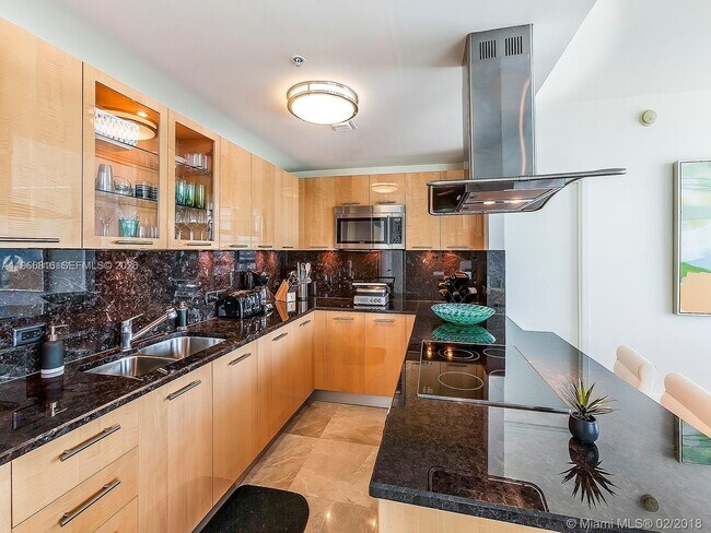 Photo - 6899 Collins Ave Unidad 1910