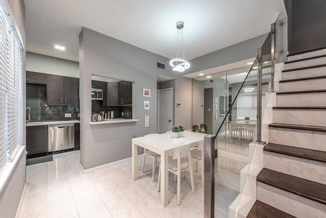 Photo - 204 Marshall St Unidad 5