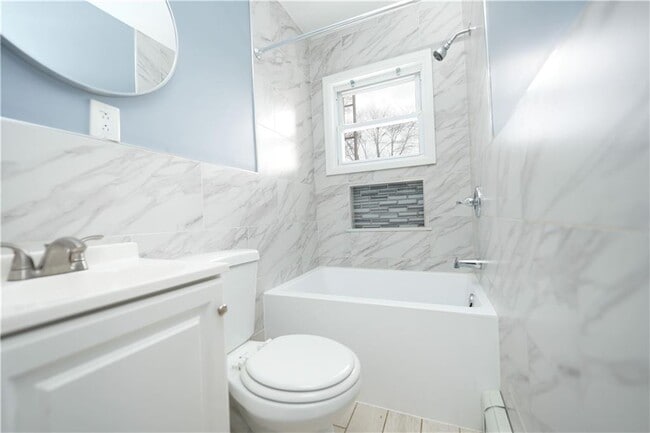 Photo - 167 Baxter St Unit 2