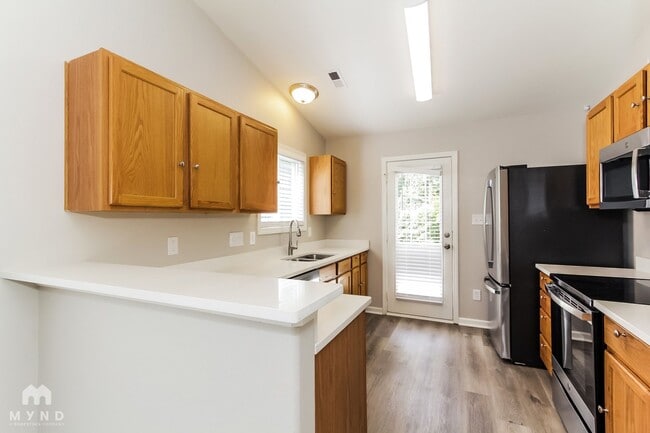 Photo - 10325 Hugue Way